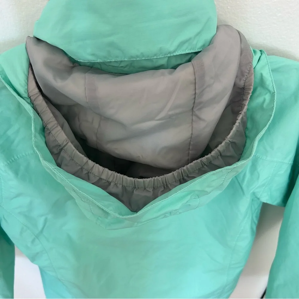 The North Face Windbreaker Jacket - Picture 8 of 14